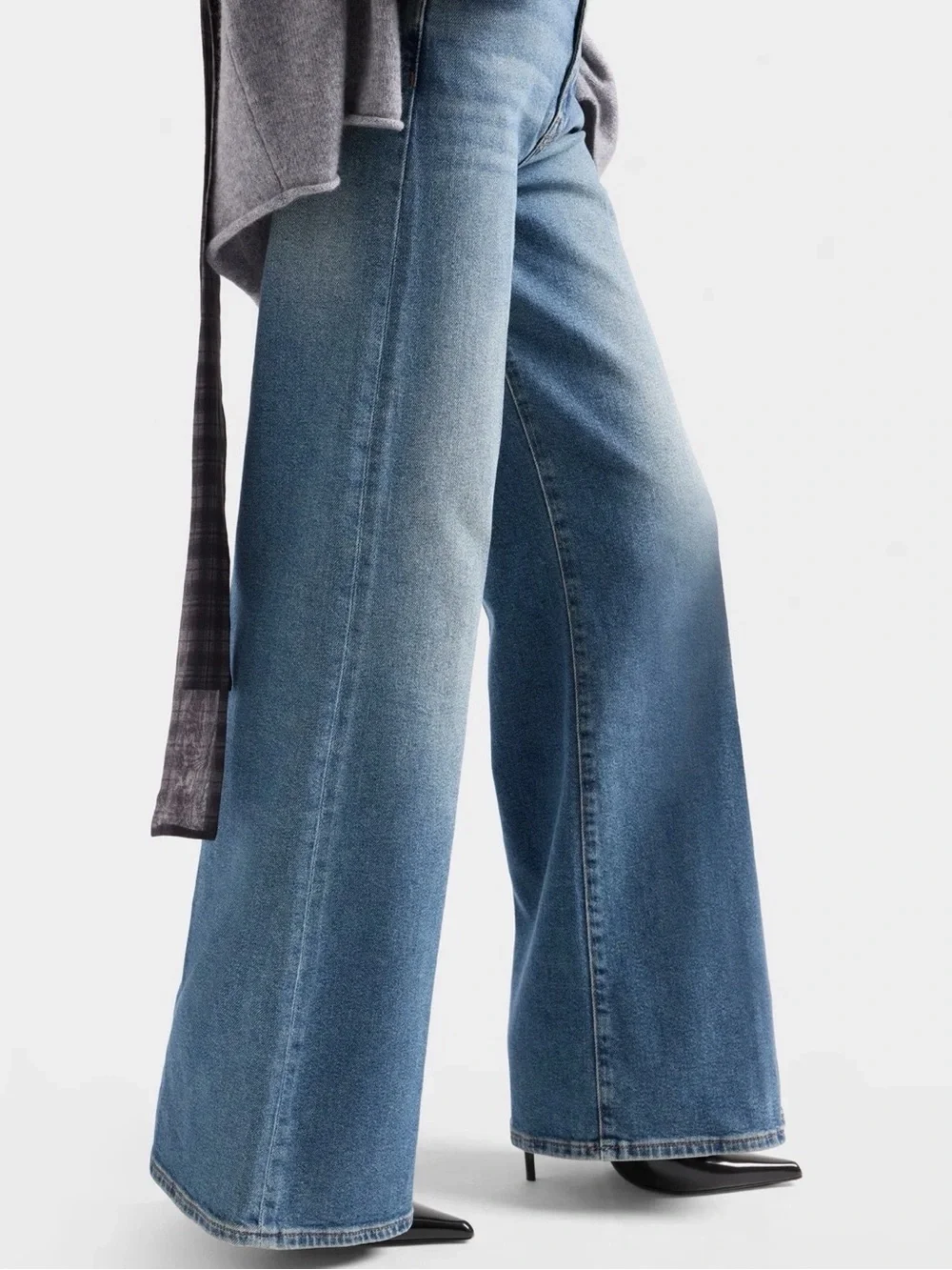 PETITE ULTRA HIGH RISE JO in Luxe Vintage - Sea Level - size 28